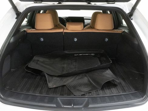 Used 2024 Lexus UX 250h AWD w/ Premium Package image 33
