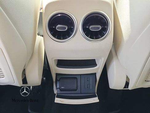 Used 2023 Mercedes-Benz GLA 250 w/ Premium Package image 12