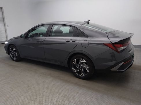 Used 2025 Hyundai Elantra Sport FWD image 3