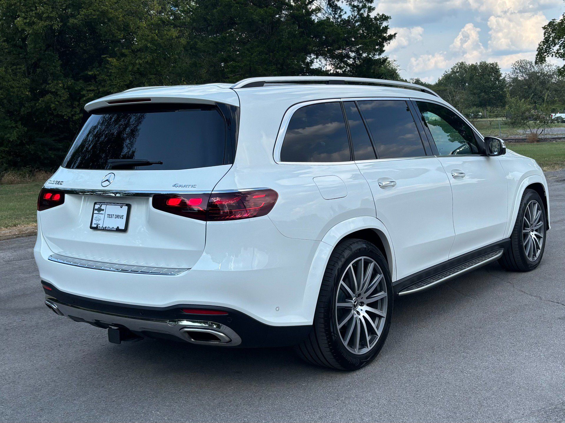 Used 2026 Mercedes-Benz GLS 580 4MATIC image 3