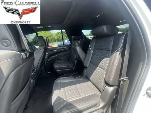 Certified 2023 Cadillac Escalade Sport Platinum AWD/4WD image 31