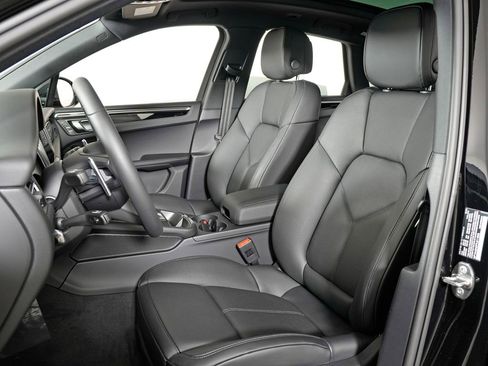 New 2026 Porsche Macan image 5