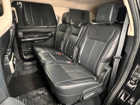 Used 2024 Ford Expedition XLT image 21