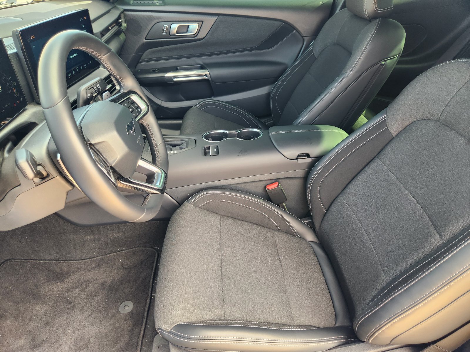 Used 2025 Ford Mustang GT RWD image 15