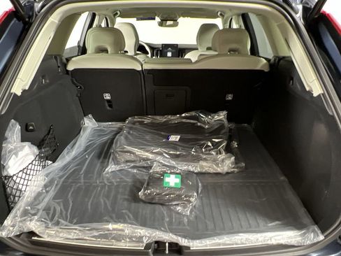 New 2026 Volvo XC60 T8 Ultra w/ Protection Package Premier AWD/4WD image 16
