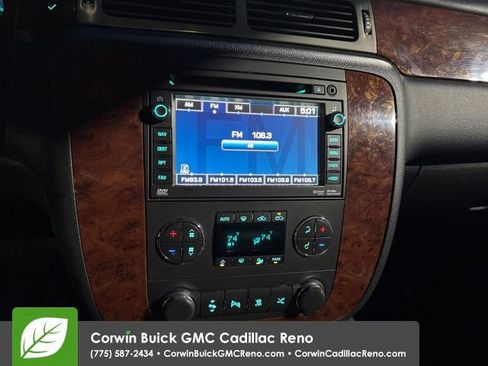 Used 2011 Chevrolet Avalanche LTZ image 19