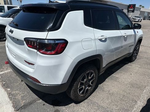 Used 2024 Jeep Compass Trailhawk AWD/4WD image 4