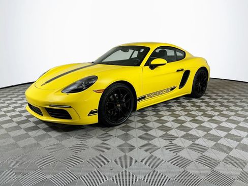 Used 2025 Porsche 718 Cayman RWD image 3