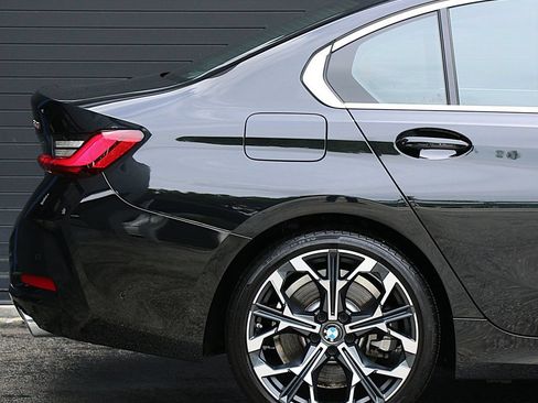 Used 2025 BMW 330i Sedan RWD image 16