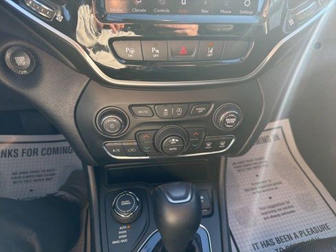 Used 2020 Jeep Cherokee Limited w/ Technology Group image 23