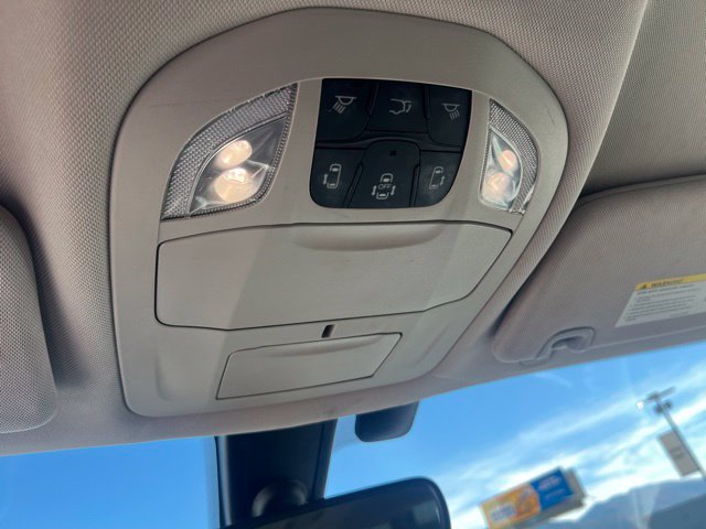 Used 2020 Chrysler Pacifica Touring-L FWD image 11