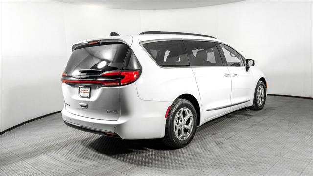 Used 2023 Chrysler Pacifica Limited FWD image 8