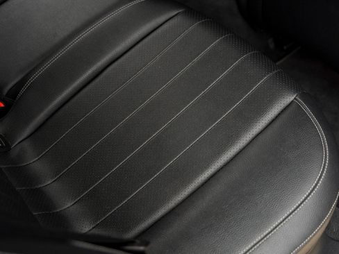 Used 2017 Mercedes-Benz E 300 4MATIC image 34