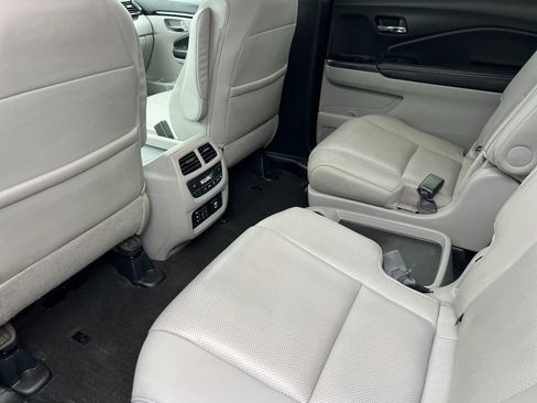 Used 2018 Honda Pilot Elite image 11