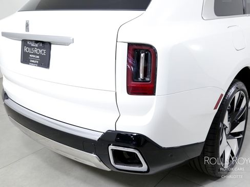 Certified 2025 Rolls-Royce Cullinan AWD/4WD image 44