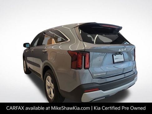 Certified 2025 Kia Sorento LX FWD image 4