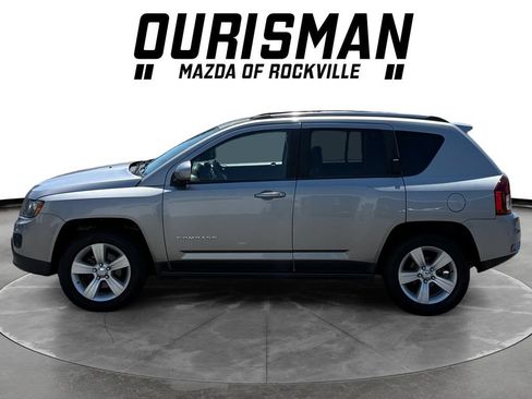 Used 2014 Jeep Compass Latitude w/ Sun/Sound Group AWD/4WD image 3