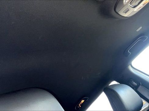 Used 2025 Jeep Compass Limited image 17