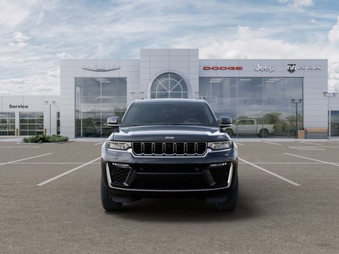 New 2026 Jeep Grand Cherokee Summit image 32