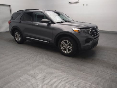Used 2024 Ford Explorer XLT RWD image 13
