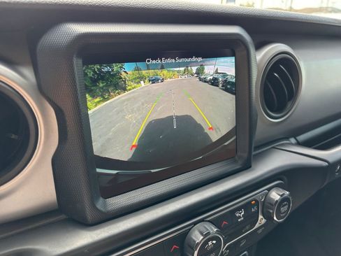 Used 2021 Jeep Wrangler Sport image 20