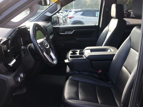 Used 2025 GMC Sierra 1500 SLT AWD/4WD image 17