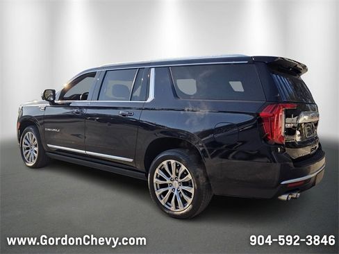 Used 2022 GMC Yukon XL Denali image 3