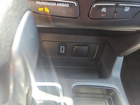 Used 2019 Ford Escape SE AWD/4WD image 32