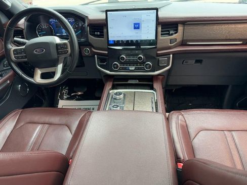 Used 2023 Ford Expedition Limited AWD/4WD image 12