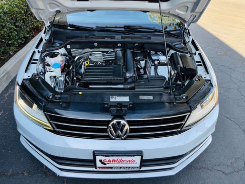 Used 2017 Volkswagen Jetta S image 10