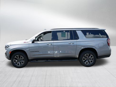 Used 2022 Chevrolet Suburban Z71 w/ Luxury Package AWD/4WD image 4