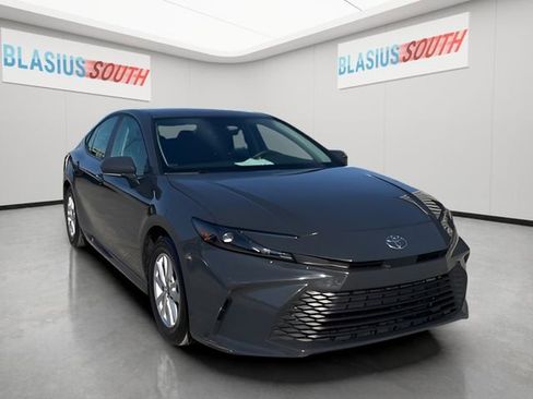 Used 2025 Toyota Camry LE image 1