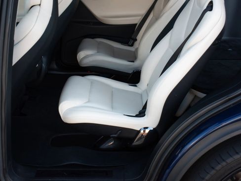 Used 2018 Tesla Model X P100D image 7