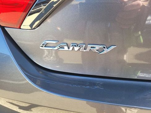 Used 2015 Toyota Camry SE FWD image 7