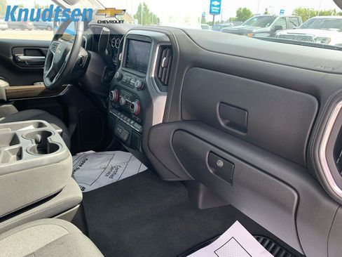 Used 2022 Chevrolet Silverado 1500 LT AWD/4WD image 12