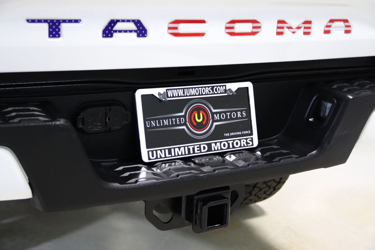 Used 2020 Toyota Tacoma SR AWD/4WD image 11