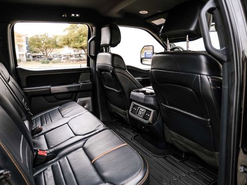 Used 2023 Ford F250 Platinum image 40