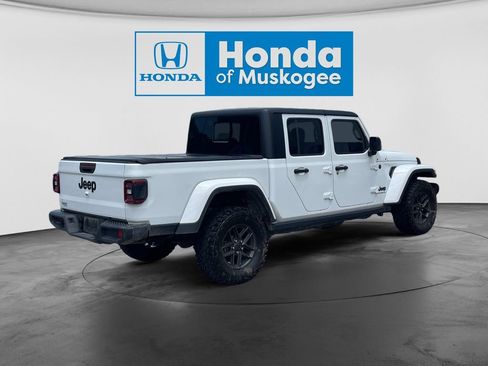 Used 2024 Jeep Gladiator Sport AWD/4WD image 5