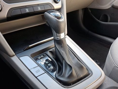 Used 2018 Hyundai Elantra SEL image 14