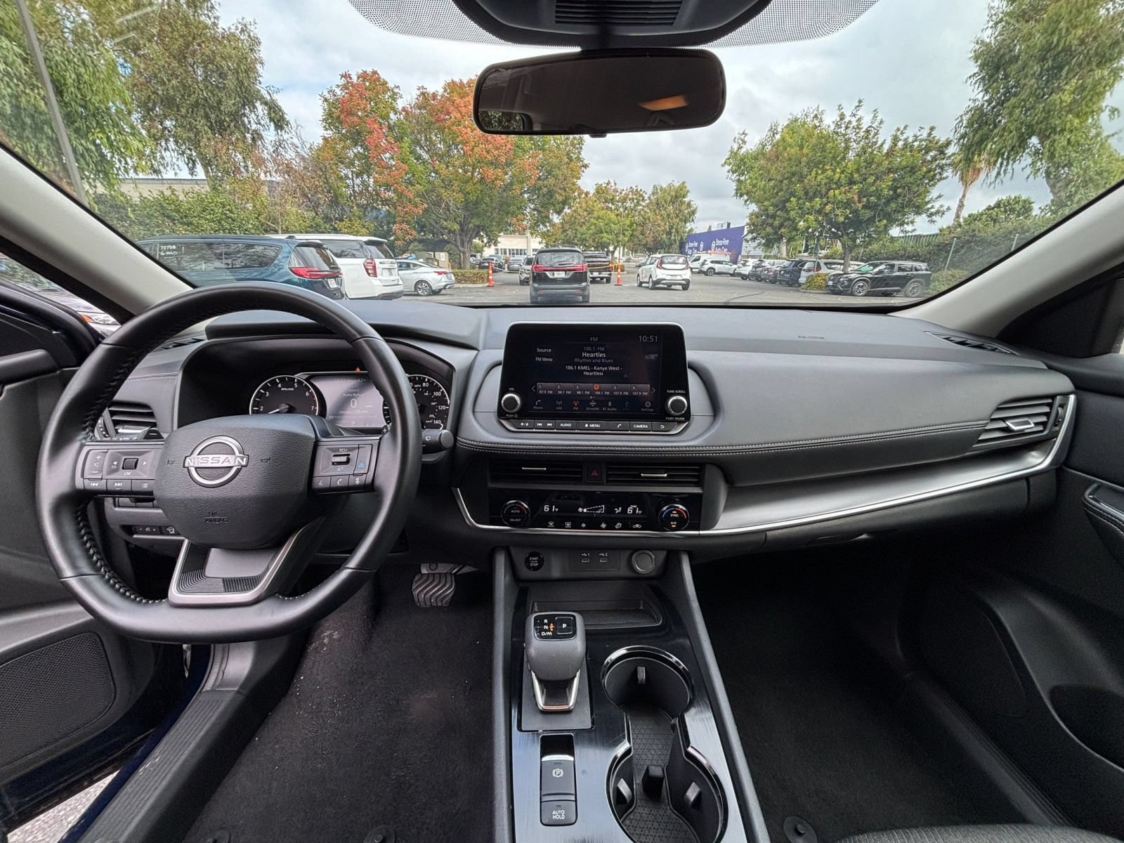 Used 2025 Nissan Rogue SV FWD image 34