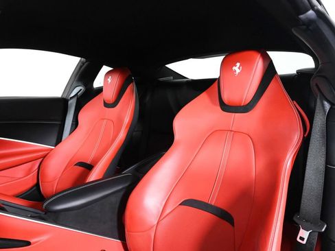 Used 2023 Ferrari Roma RWD image 18