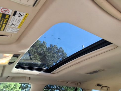 Used 2013 Lexus LX 570 4WD w/ Luxury Pkg image 29