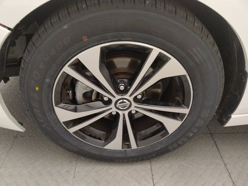 Used 2021 Nissan Sentra SV FWD image 31