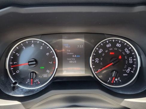 Used 2022 Toyota RAV4 XLE Premium AWD/4WD image 32