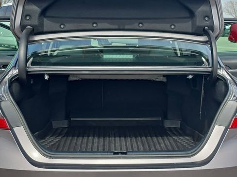 Used 2022 Toyota Camry SE image 12