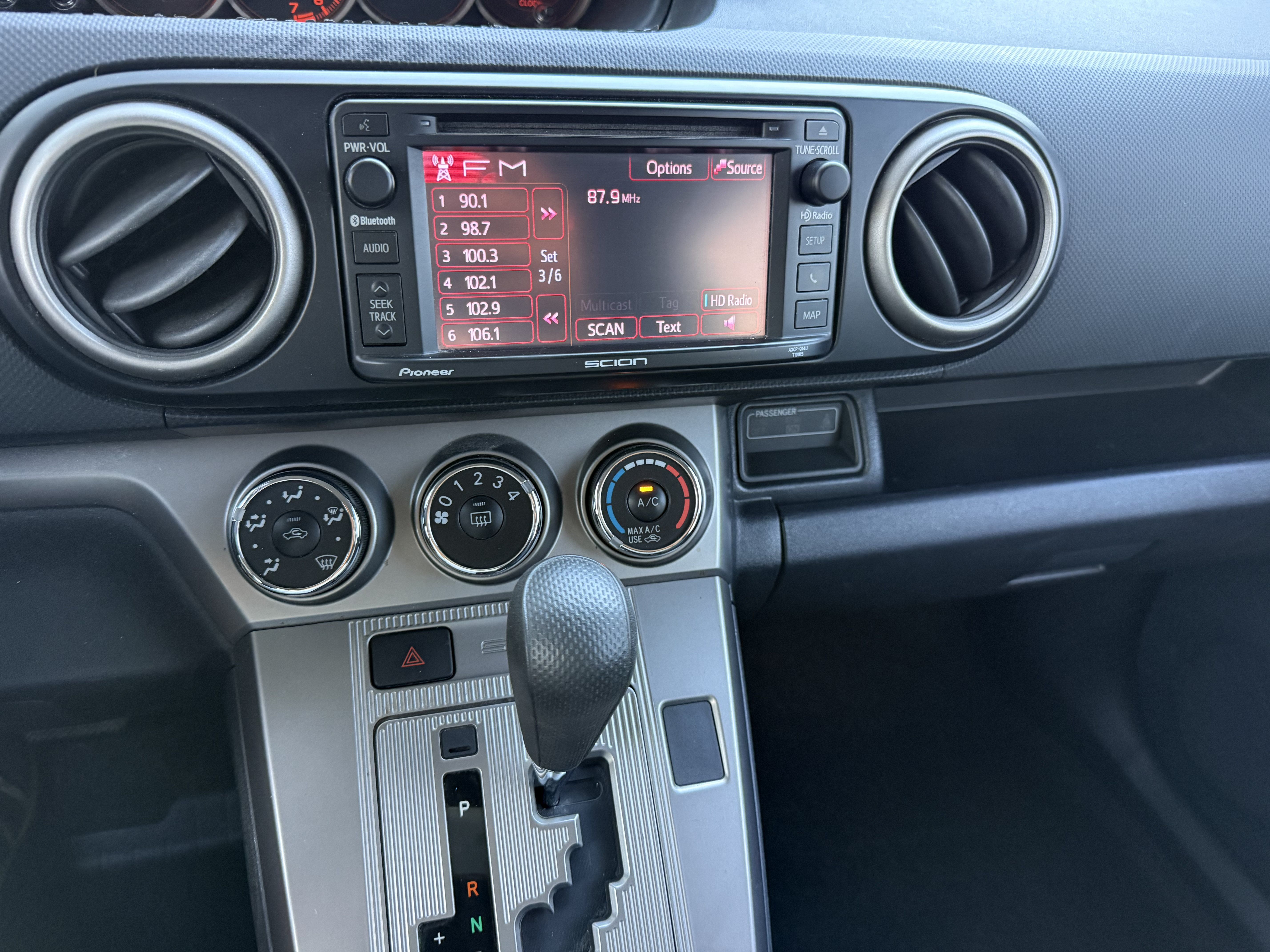 Used 2014 Scion xB FWD image 20