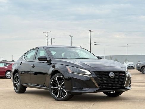 New 2025 Nissan Altima 2.5 SR w/ SR Premium Package image 2