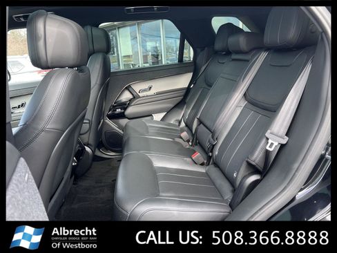 Used 2025 Land Rover Range Rover Sport SE image 13