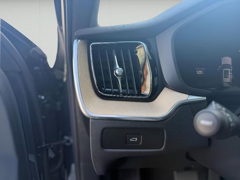 New 2026 Volvo XC60 B5 Plus w/ Protection Package Premier AWD/4WD image 12