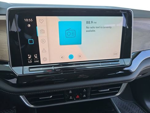 New 2026 Volkswagen Atlas SE image 9